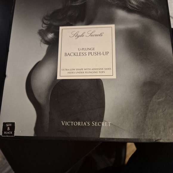 Victoria's Secret U-Plunge Backless Push-Up Bra - Picture 3 of 8